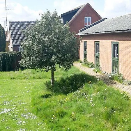 Bed & Breakfast Skovly *